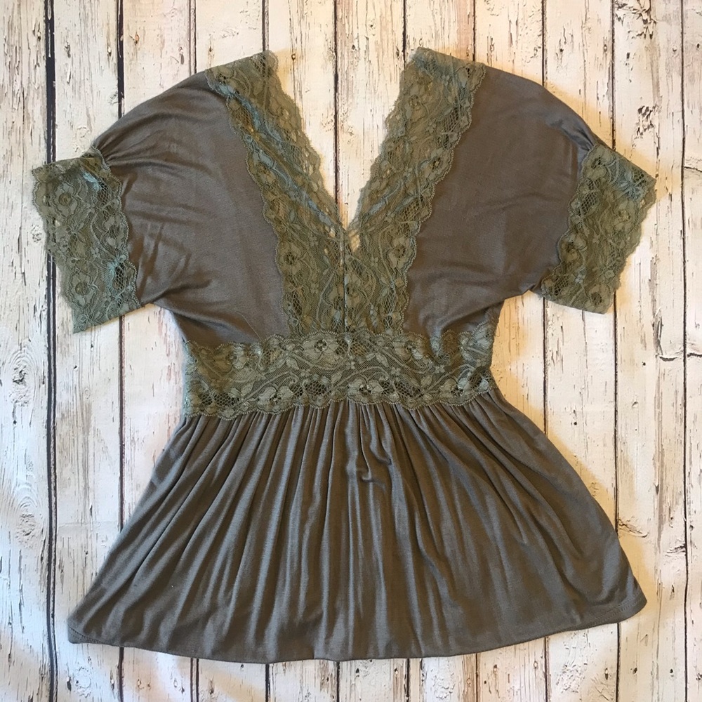 Lacy Deep V Blouse - Picture 3 of 5